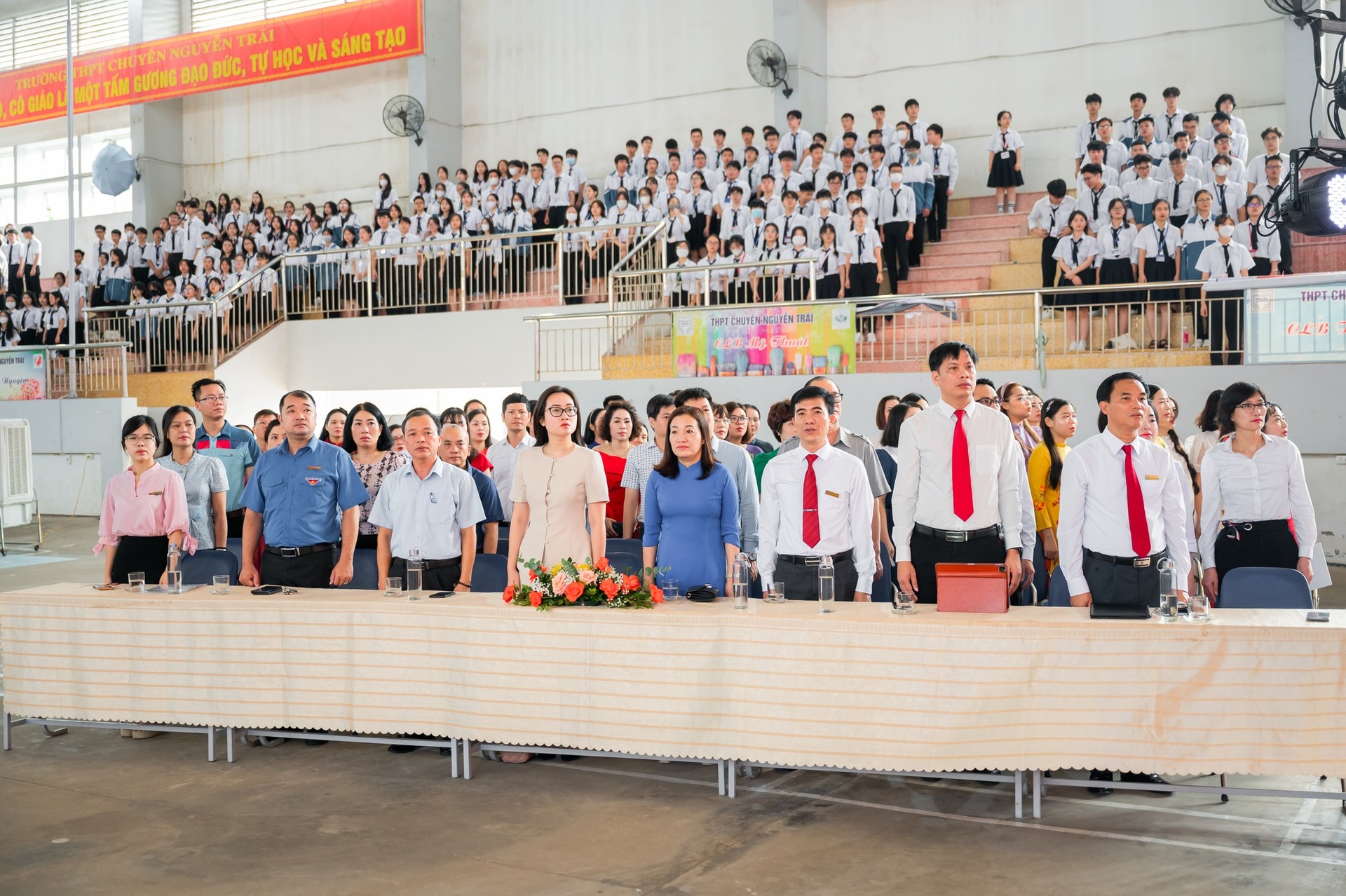 Nhấn để phóng to